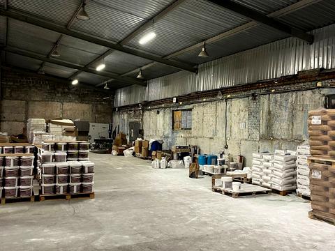 комерційна за адресою Верстова вул., 1-А