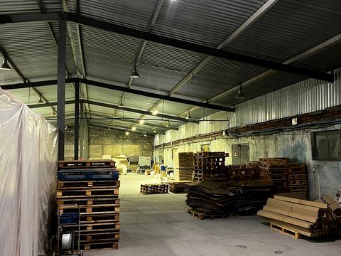 комерційна за адресою Верстова вул., 1-А