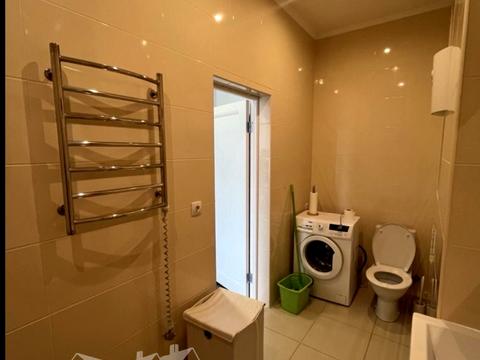 квартира за адресою В'ячеслава Чорновола вул., 11