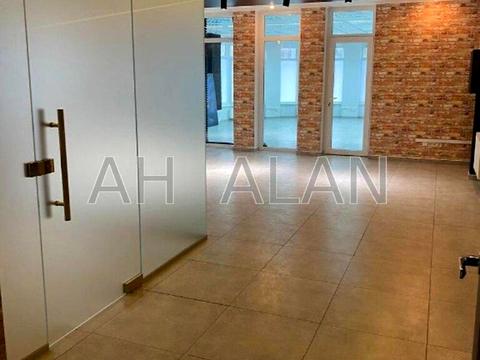 комерційна за адресою Борщагівська вул., 206