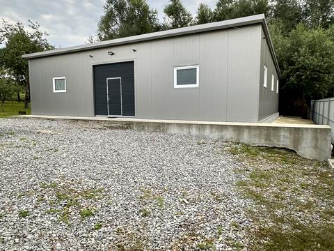 коммерческая по адресу Січова ул., 75