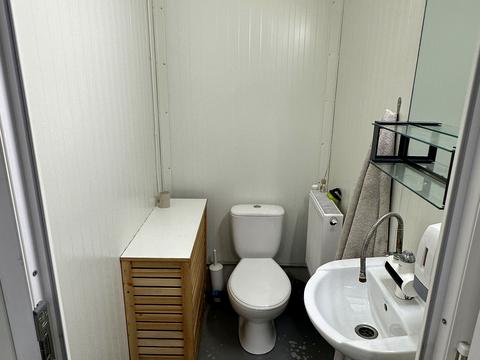 коммерческая по адресу Січова ул., 75