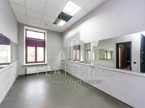 комерційна за адресою Басейна вул., 2