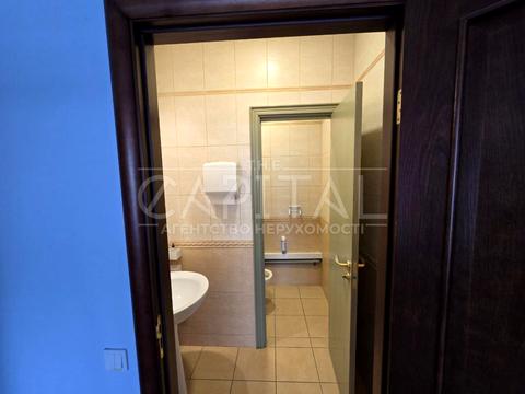 комерційна за адресою Польова вул., 24