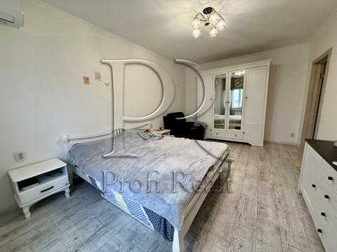 квартира за адресою Гната Юри вул., 4