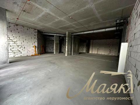 комерційна за адресою Київ, Дніпровська набережна вул., 4