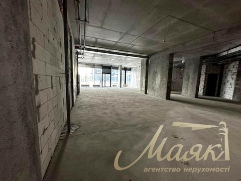 комерційна за адресою Київ, Дніпровська набережна вул., 4