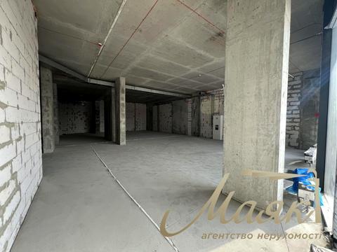 комерційна за адресою Київ, Дніпровська набережна вул., 4