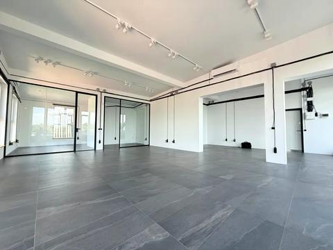 коммерческая по адресу Ніла Армстронга ул. (Казакова), 4