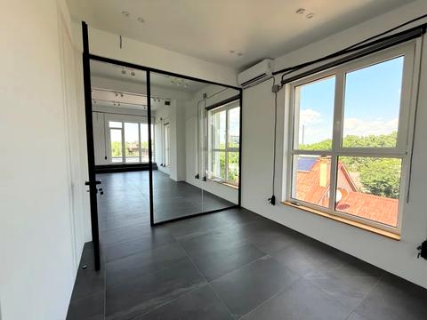 коммерческая по адресу Ніла Армстронга ул. (Казакова), 4