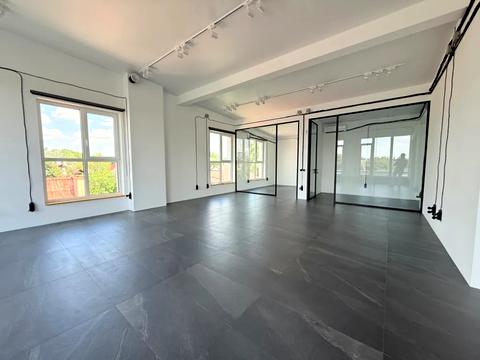 коммерческая по адресу Ніла Армстронга ул. (Казакова), 4