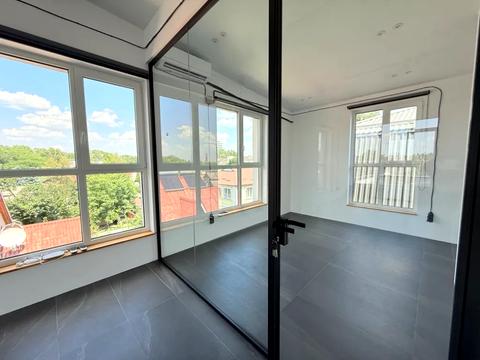 коммерческая по адресу Ніла Армстронга ул. (Казакова), 4