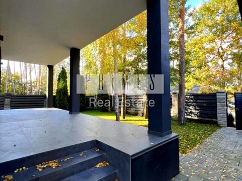 будинок за адресою Анни Ярославни вул.