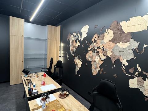 комерційна за адресою Вадима Гетьмана вул., 1-А