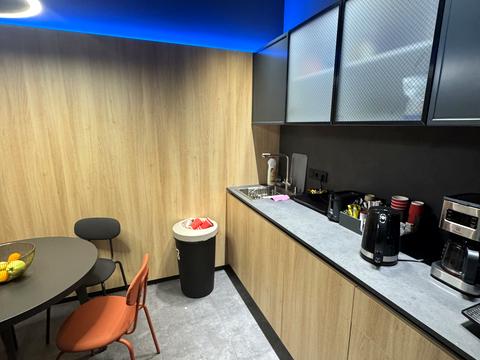 комерційна за адресою Вадима Гетьмана вул., 1-А