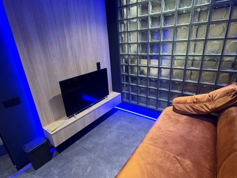 комерційна за адресою Вадима Гетьмана вул., 1-А