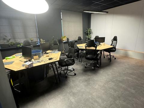 комерційна за адресою Вадима Гетьмана вул., 1-А