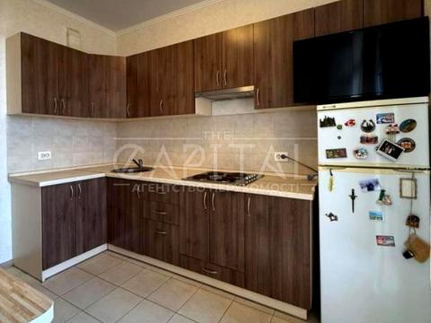 квартира за адресою Богатирська вул., 6-А