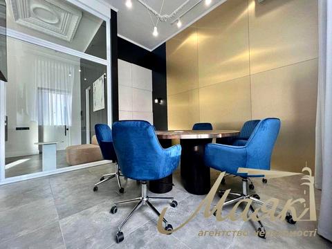 комерційна за адресою Богдана Хмельницького вул., 32