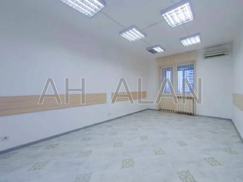 комерційна за адресою Левка Лук'яненка вул. (Маршала Тимошенка), 21