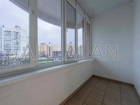 комерційна за адресою Левка Лук'яненка вул. (Маршала Тимошенка), 21