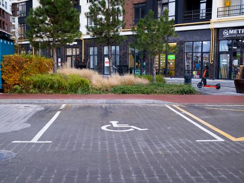 комерційна за адресою Ольги Кобилянської вул. (Достоєвського), 1-В/16