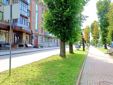 комерційна за адресою Героїв Маріуполя вул. (Гагаріна), 1