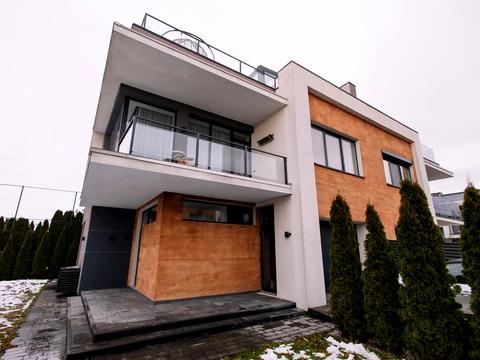 будинок за адресою с. Зубра, Івана Ґонти вул., 15в