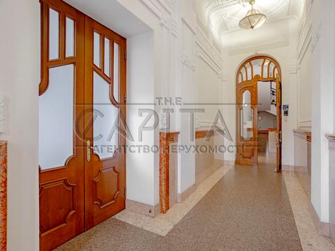 комерційна за адресою Контрактова пл., 10-А