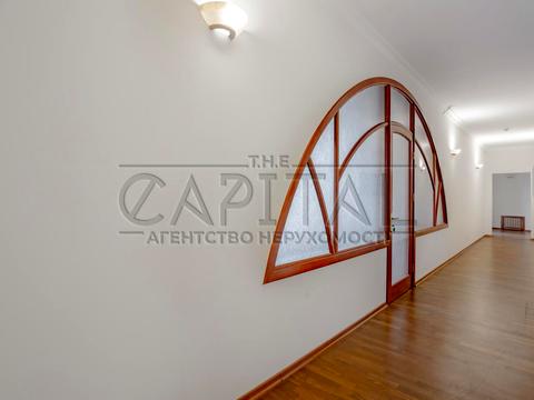 комерційна за адресою Контрактова пл., 10-А