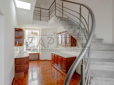 комерційна за адресою Контрактова пл., 10-А