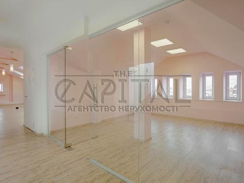 комерційна за адресою Контрактова пл., 10-А