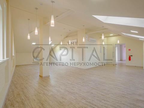 комерційна за адресою Контрактова пл., 10-А