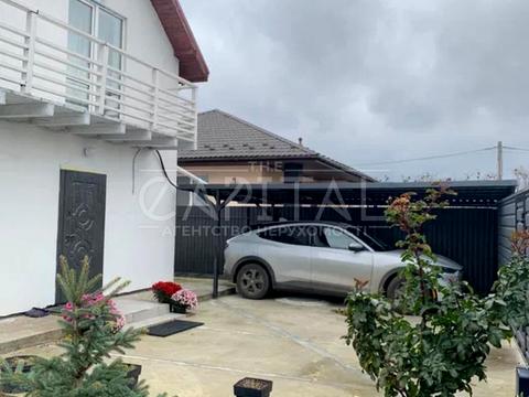 будинок за адресою Щаслива, 1