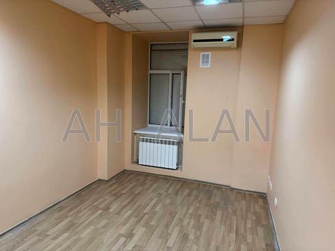 комерційна за адресою Саксаганського вул., 46