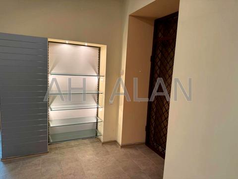 комерційна за адресою Саксаганського вул., 46