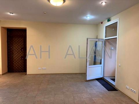 комерційна за адресою Саксаганського вул., 46