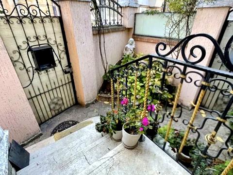 дом по адресу Веры Инбер ул. (Веры Инбер)