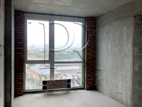 квартира за адресою Причальна вул., 8