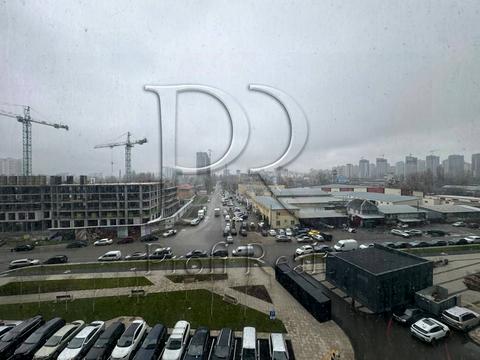 квартира за адресою Причальна вул., 8