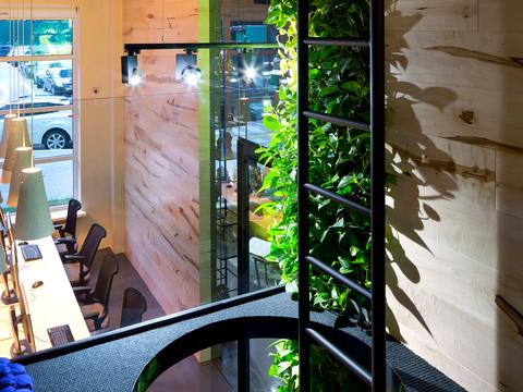 комерційна за адресою Генерала Шаповала вул. (Механізаторів), 2