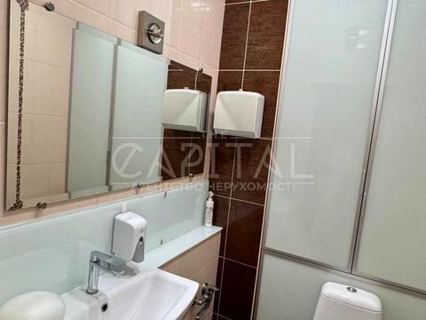 комерційна за адресою Срібнокільська вул., 22