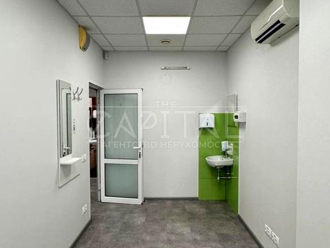 комерційна за адресою Срібнокільська вул., 22