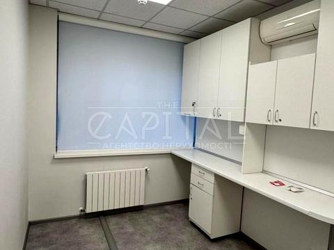 комерційна за адресою Срібнокільська вул., 22