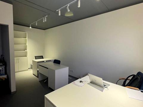 комерційна за адресою Василя Стуса вул., 7-Б