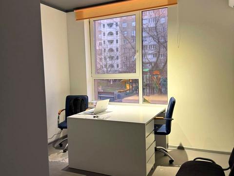 комерційна за адресою Василя Стуса вул., 7-Б