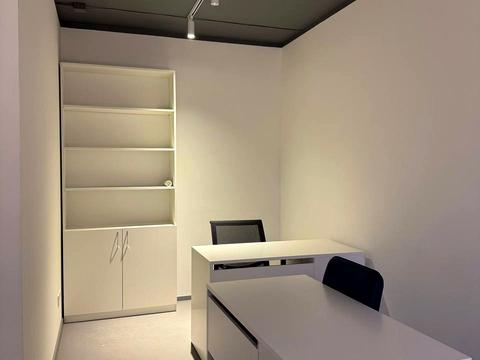 комерційна за адресою Василя Стуса вул., 7-Б