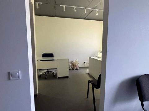 комерційна за адресою Василя Стуса вул., 7-Б