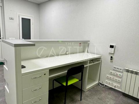 комерційна за адресою Срібнокільська вул., 22