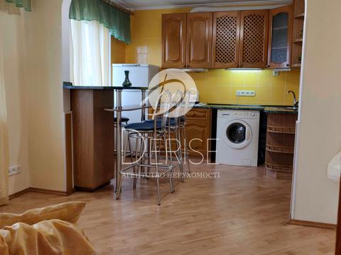 квартира за адресою Верховної Ради бульв., 8/20